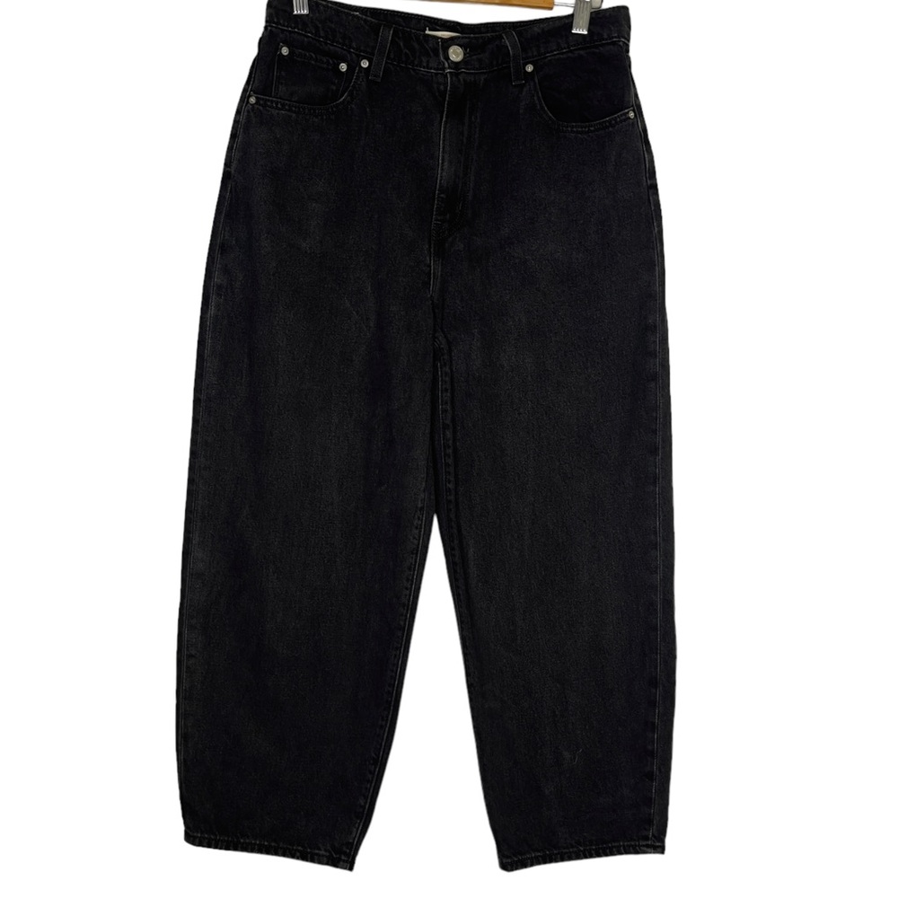 Levi's High-Rise Straight Jeans in Black - Picture 2 of 7